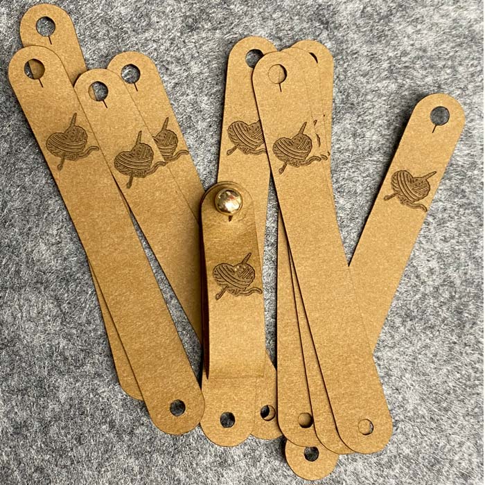 Labels halbrund 12 x 90 mm mit Niete, Logo/Wunschtext