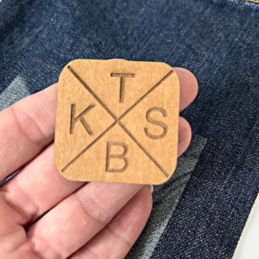 Label square rounded 40 x 40 mm with logo