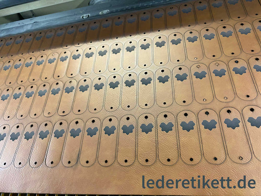 Herstellung der Lederetiketten