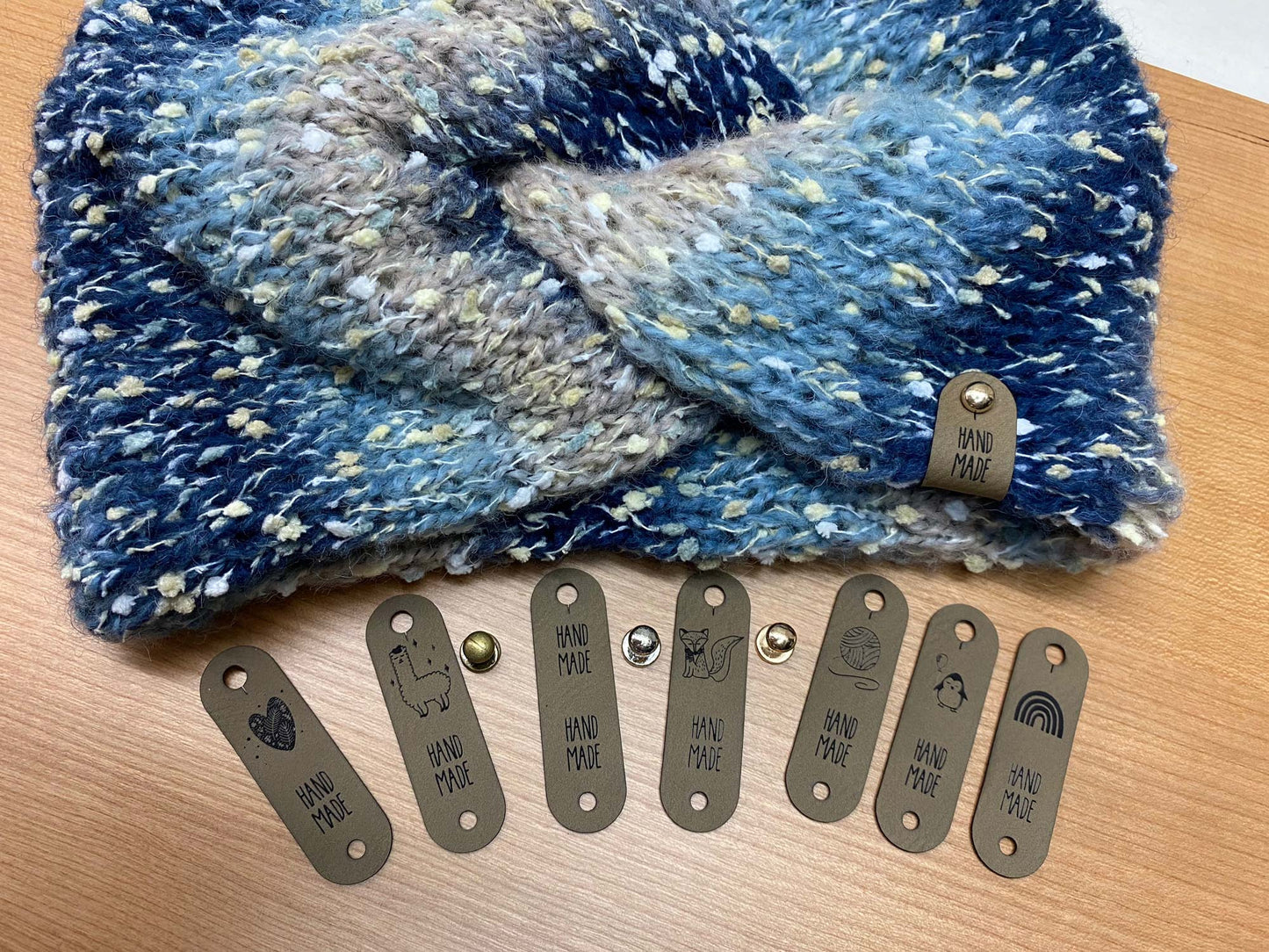 Labels 15 x 50 mm rounded, with rivet, Lama