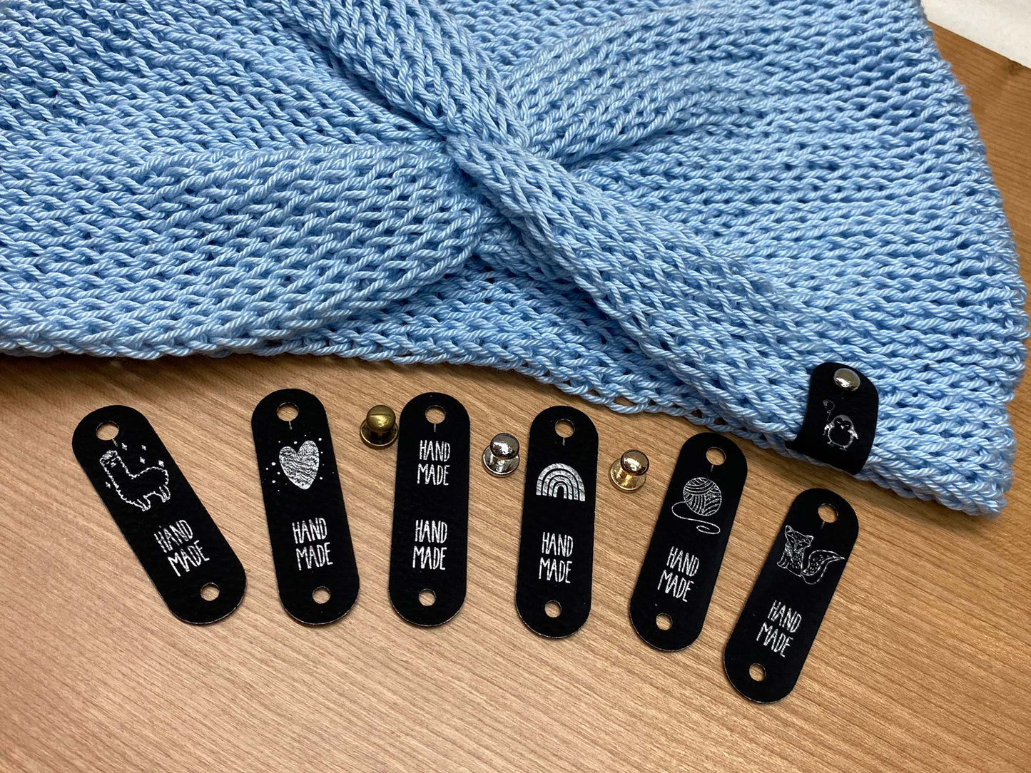 Labels 15 x 50 mm rounded, with rivet, Lama