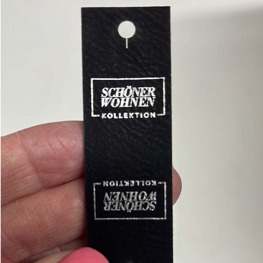 Labels 22 x 70 mm mit Niete, Logo/Wunschtext